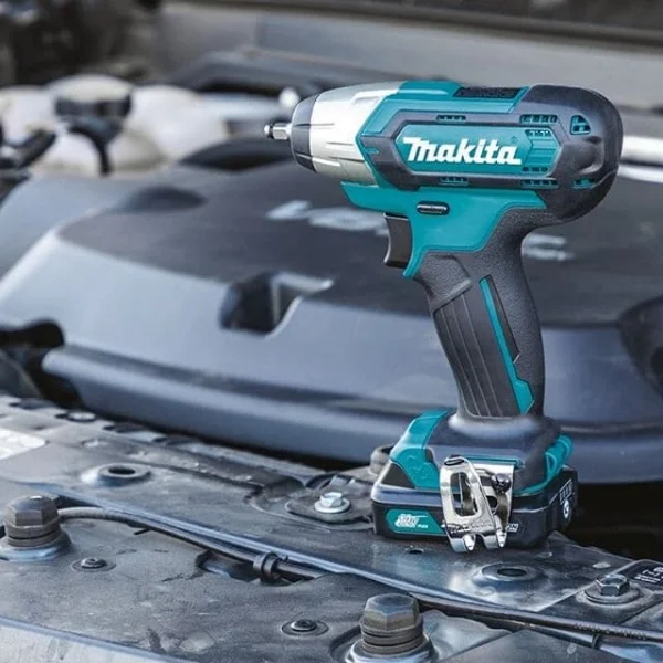 Avvitatore ad impulsi 12v senza batterie makita tw060dzj - dettaglio 1