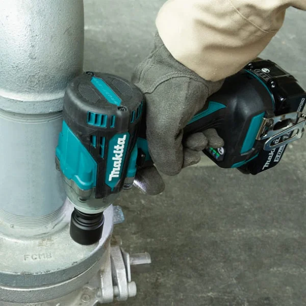 Avvitatore ad impulsi brushless 18v senza batterie makita dtw300zj - dettaglio 2