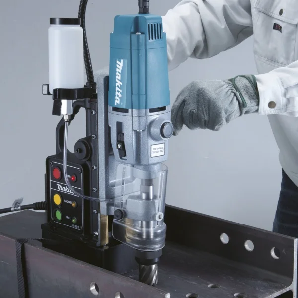 Utilizzo Trapano a colonna base magnetica 1150W Makita HB500