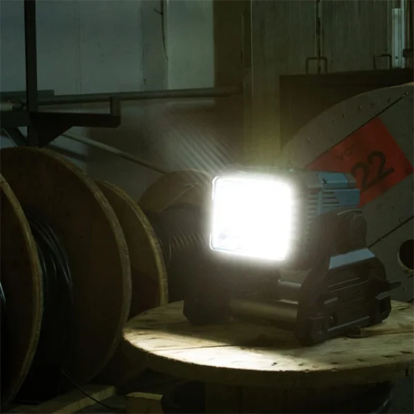 Makita DEADML811 Faro da cantiere led 18v ibrido - Dettaglio 2