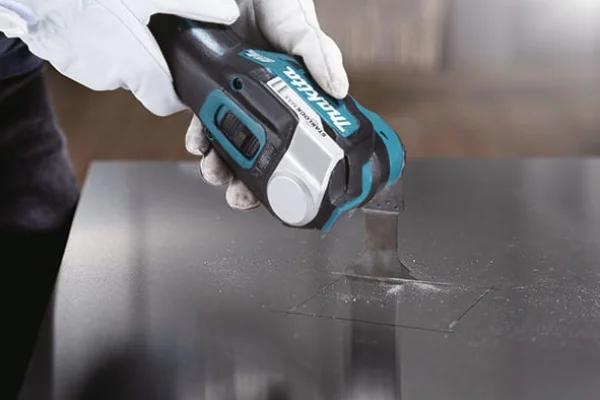 Makita DTM52RTJX1 Utensile multifunzione Starlock Max a batteria 18v - dettaglio 3