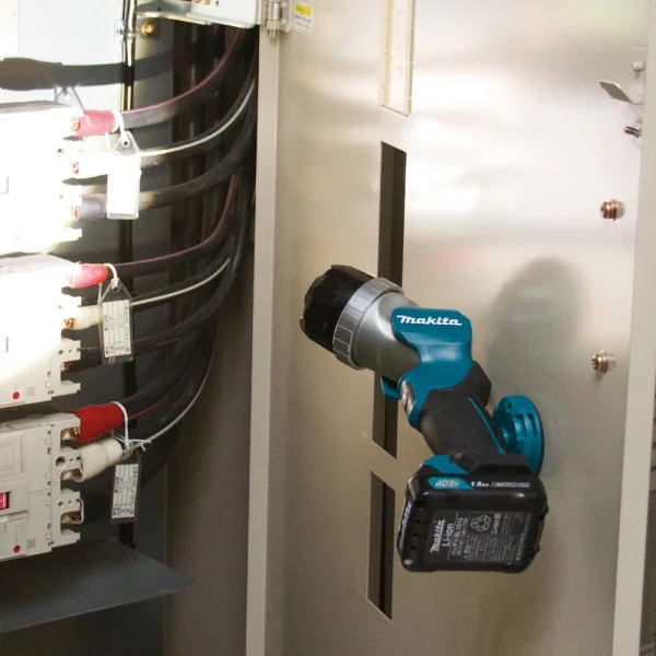 Makita DEAML106 Lampada led 12 V senza batterie - DEAML106