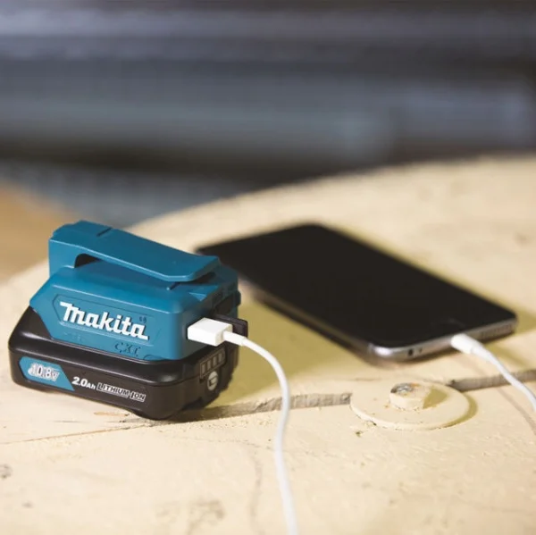 Makita DEAADP06 Adattatore USB 12 V senza batteria - DEAADP06