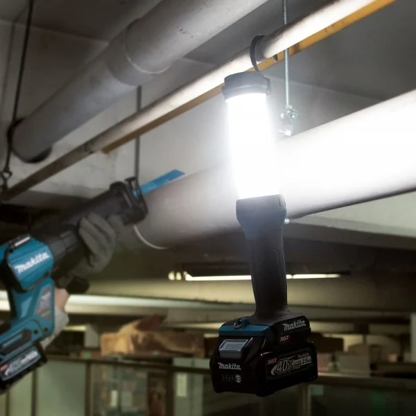 Makita ml002g torcia led 40v xgt xpt 710 lumen senza batterie - dettaglio 1
