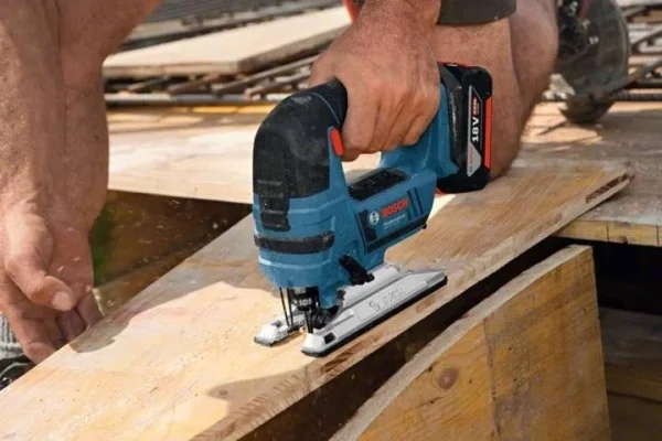 Bosch gst 18v-li b seghetto alternativo 18 v 06015a6106 - dettaglio 3