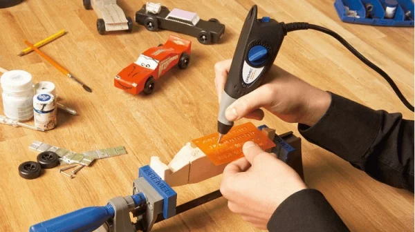 Dremel 290-3 hobby incisore elettrico con punta diamantata f0130290jj - dettaglio 2