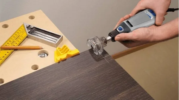 Dremel 670 accessorio mini sega circolare - dettaglio 2