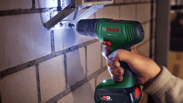 Bosch hobby easydrill 18v-40 trapano avvitatore 18 v con due batterie - dettaglio 3