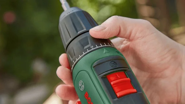 Bosch hobby easydrill 18v-40 trapano avvitatore 18 v con due batterie - dettaglio 5