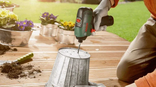 Bosch hobby easyimpactdrive 12 avvitatore ad impulsi 12 v senza batteria - dettaglio 2