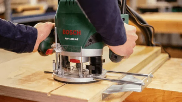 Bosch hobby pof 1200 ae fresatrice verticale 1200 w 060326a100 - dettaglio 5