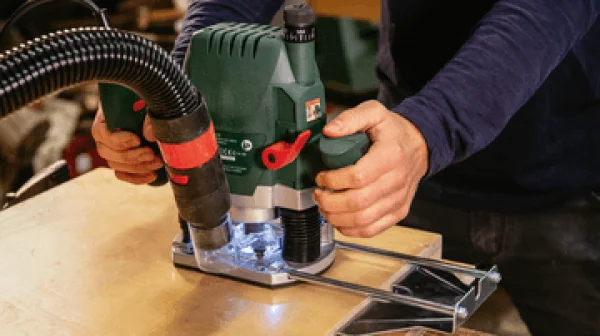 Bosch hobby pof 1400 ace fresatrice verticale 1400 w 060326c800 - dettaglio 6