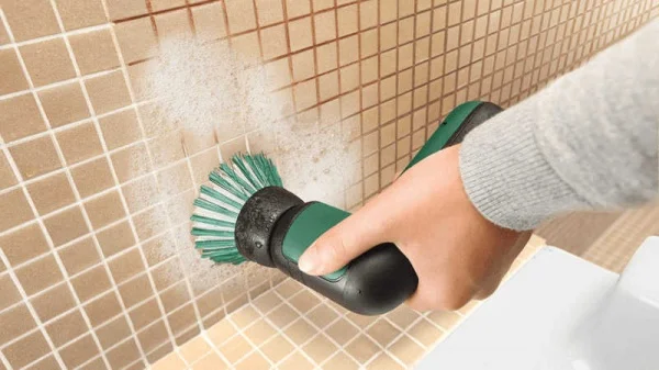Bosch hobby universalbrush spazzola per pulizia a batteria 06033e0000 - dettaglio 6