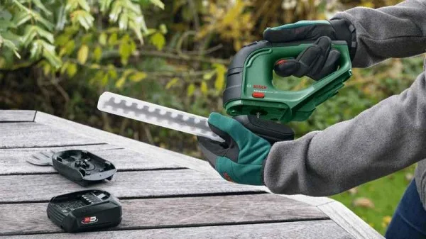 Bosch hobby advancedshear 18v-10 forbici a batteria 18 v con doppia lama 0600857000 - dettaglio 3