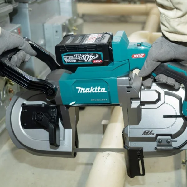 Makita pb002gm201 sega a nastro 40 v brushless con due batterie - dettaglio 3