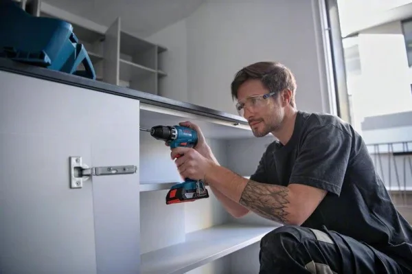 Bosch gsr 18v-45 trapano avvitatore brushless 18 v con due batterie 06019k3202 - dettaglio 3