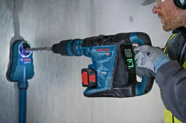 Bosch gbh 18v-40 c tassellatore sds-max brushless 18 v con due batterie 0611917102 - dettaglio 3