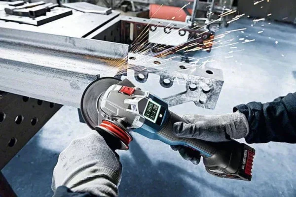 Bosch procore18v 8.0ah + gal 18v-160 c set energy 18 v con due batterie 1600a016gp - dettaglio 3