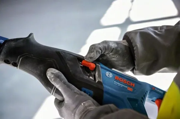 Bosch gsa 18v-28 seghetto dritto brushless 18 v senza batteria 06016c0001 - dettaglio 7