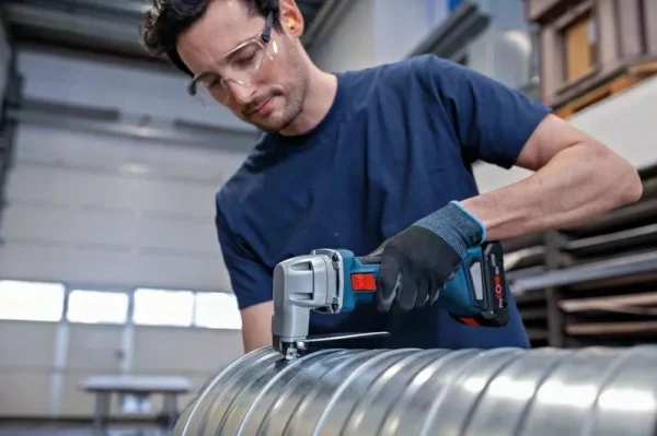 Bosch gsc 18v-16 e cesoia per lamiera brushless 18 v senza batteria 0601926300 - dettaglio 3