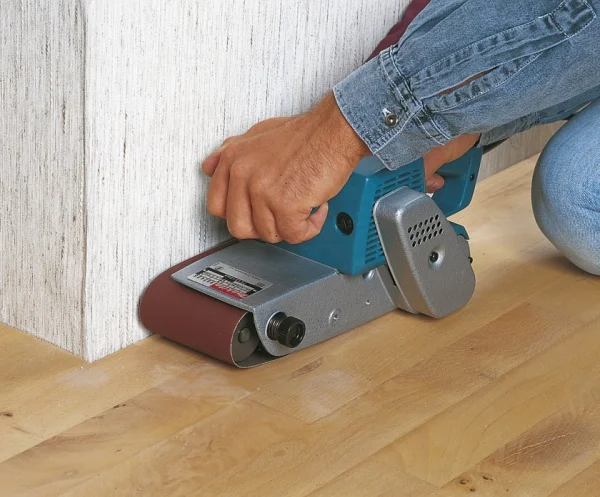 Utilizzo Levigatrice a nastro 850W Makita 9924DB mm. 76