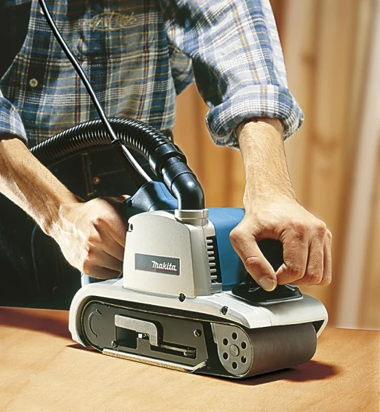 Utilizzo Levigatrice a nastro 1200W Makita 9403 mm. 100