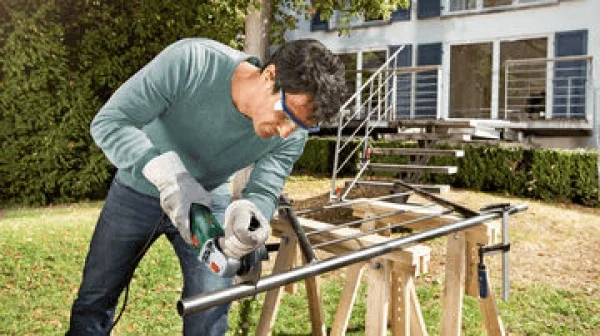 Bosch hobby universalgrind 750-115 smerigliatrice angolare 115 mm da 750 w 06033e2000 - dettaglio 4