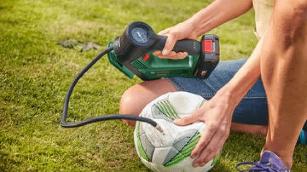 Bosch hobby universalpump 18v compressore portatile 18 v senza batteria 0603947100 - dettaglio 6