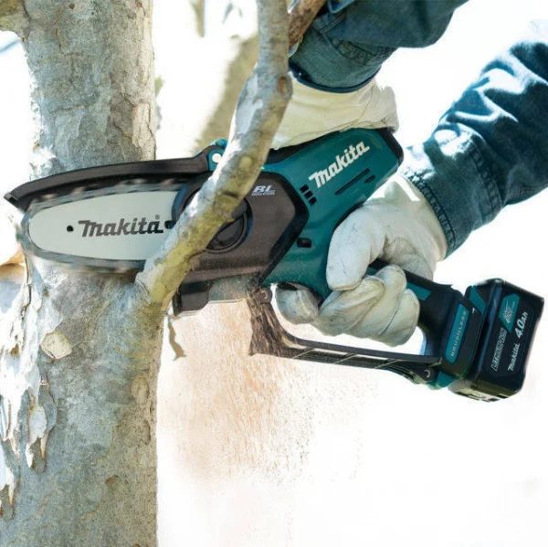 Makita uc100dwa1j potatore a catena 10 cm brushless cxt a batteria 12 v - dettaglio 6