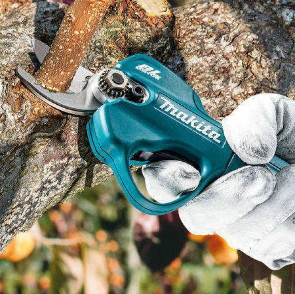 Makita up100dsmj cesoie per potatura brushless cxt 12 v con due batterie - dettaglio 7