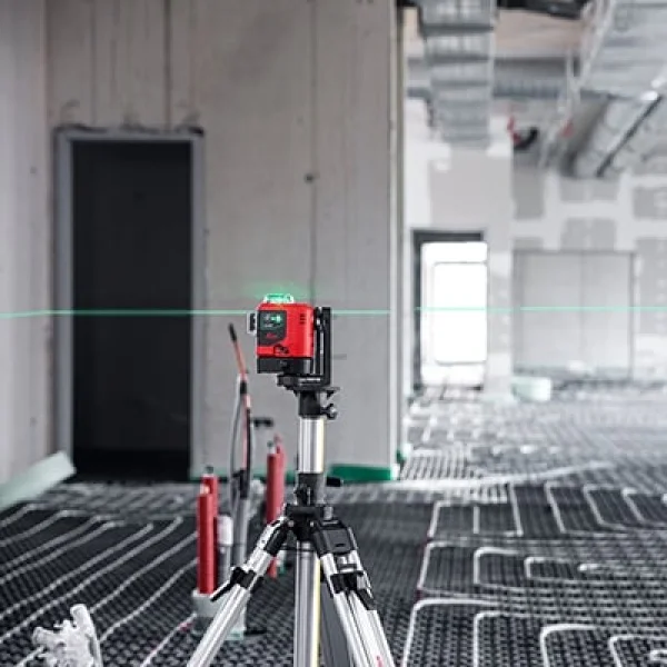 Leica livella laser 3x360° a linee verdi autolivellante 912971 - dettaglio 2