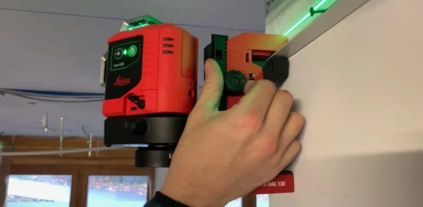 Leica livella laser 3x360° a linee verdi autolivellante 912971 - dettaglio 8