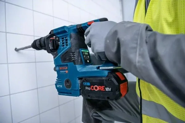 Bosch gbh 18v-28 cf tassellatore sds plus 18 v con mandrino e due batterie 0611921002 - dettaglio 7