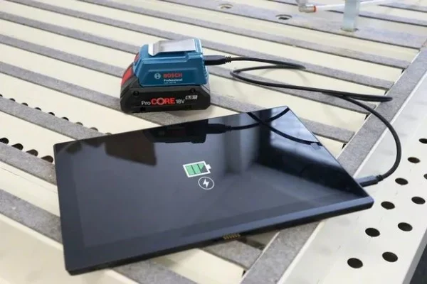 Bosch gaa 18v-48 adattatore di ricarica usb per batterie 18 v 06188000l6 - dettaglio 4