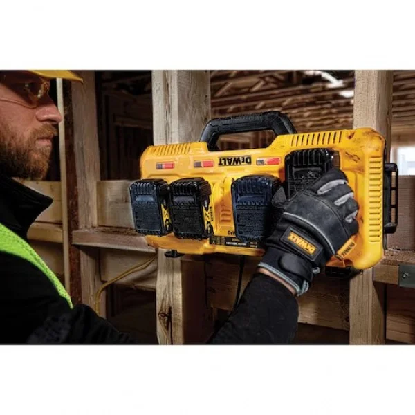 Dewalt dcb104-qw caricabatterie rapido universale xr e flexvolt 4 porte - dettaglio 3