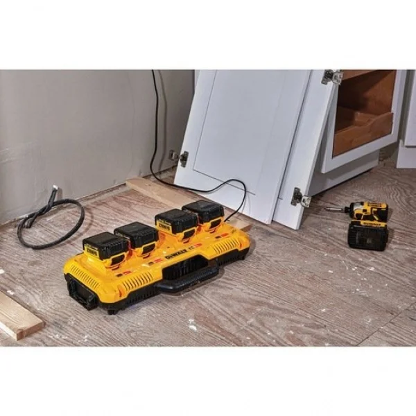 Dewalt dcb104-qw caricabatterie rapido universale xr e flexvolt 4 porte - dettaglio 6