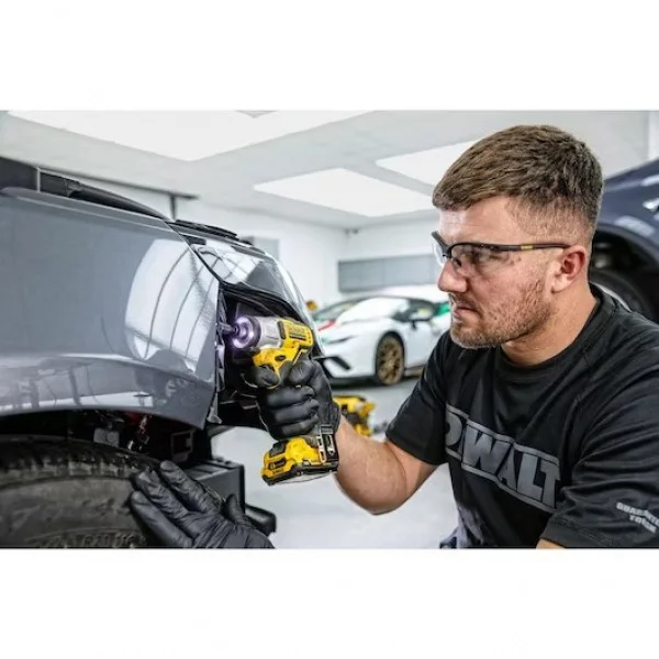 Dewalt dcf801d2-qw avvitatore ad impulsi brushless xr 12 v con due batterie - dettaglio 4