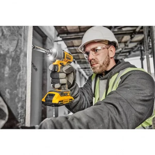 Dewalt dcf840d2t-qw avvitatore ad impulsi brushless xr 18 v con due batterie - dettaglio 2