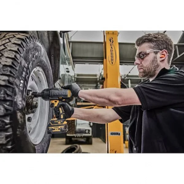 Dewalt dcf900p2g-qw avvitatore ad impulsi 1/2 1355 nm brushless 18v con due batterie - dettaglio 4