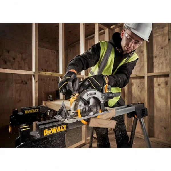 Dewalt dcs565p2-qw sega circolare 165 mm brushless 18v con due batterie - dettaglio 4