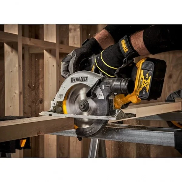 Dewalt dcs565p2-qw sega circolare 165 mm brushless 18v con due batterie - dettaglio 5