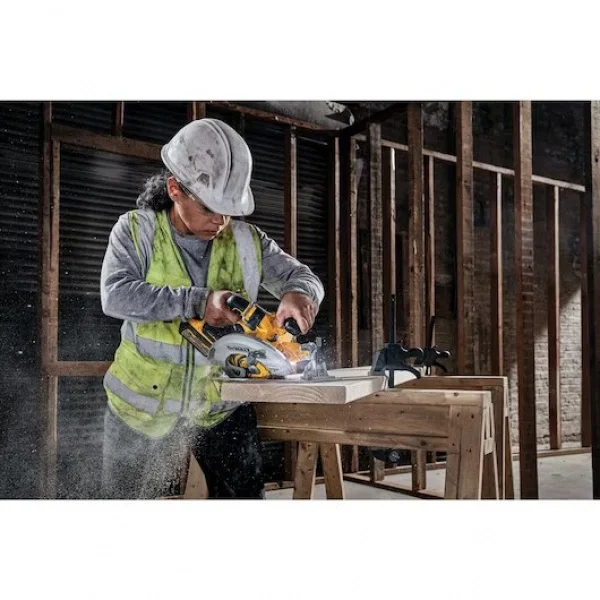 Dewalt dcs573nt-xj sega circolare 190 mm brushless 18 v senza batteria - dettaglio 4