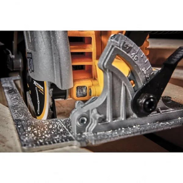 Dewalt dcs573nt-xj sega circolare 190 mm brushless 18 v senza batteria - dettaglio 6