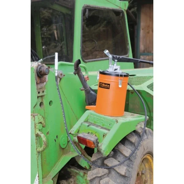 Beta 1750kg10 ingrassatore a leva 10 kg con tubo alta pressione 017500100 - dettaglio 3