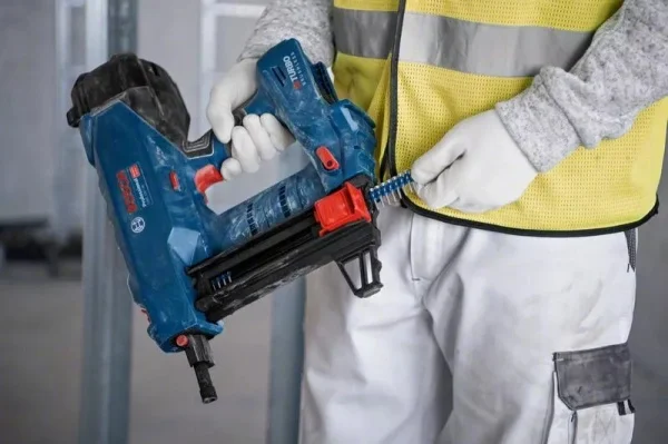 Bosch gnb 18v-38 chiodatrice per calcestruzzo 18 v brushless senza batterie 06019l7001 - dettaglio 6