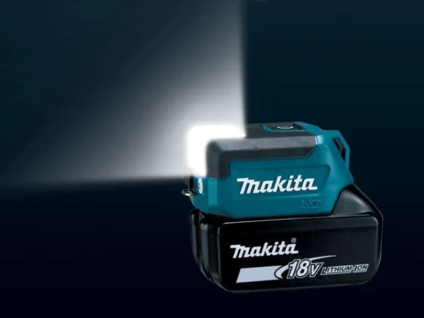 Makita DML817 Torcia 18 V con adattatore USB senza batteria - DML817