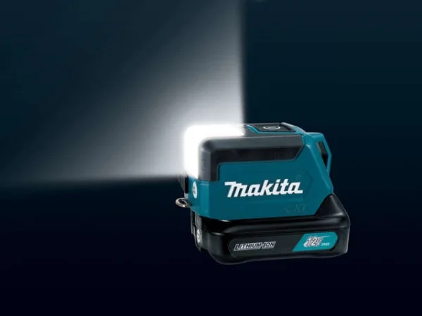 Makita ML107 Torcia 12 V con adattatore USB senza batteria - ML107