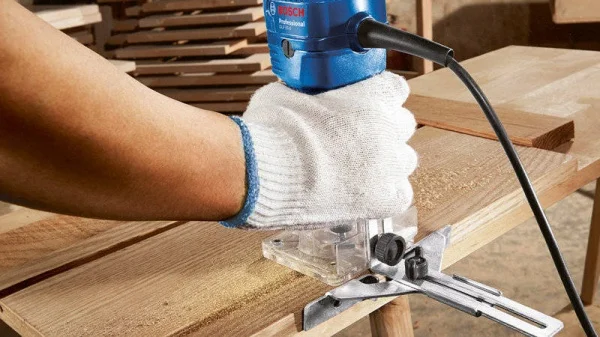 Bosch glf 55-6 rifilatore ultra compatto per legno 550 w 06016a0000 - dettaglio 3