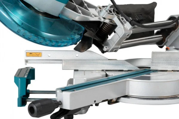 Makita ls1110f troncatrice radiale 1450 w per legno 260 mm - dettaglio 5