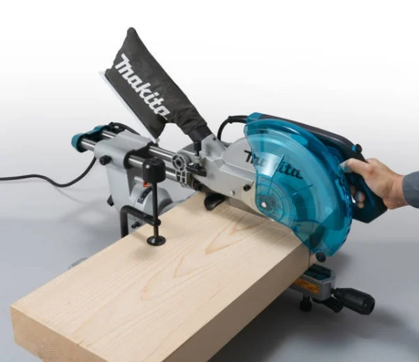 Makita ls1110f troncatrice radiale 1450 w per legno 260 mm - dettaglio 7